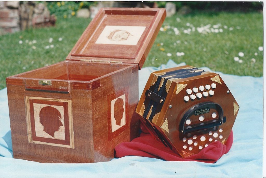 20 key anglo concertina.jpg