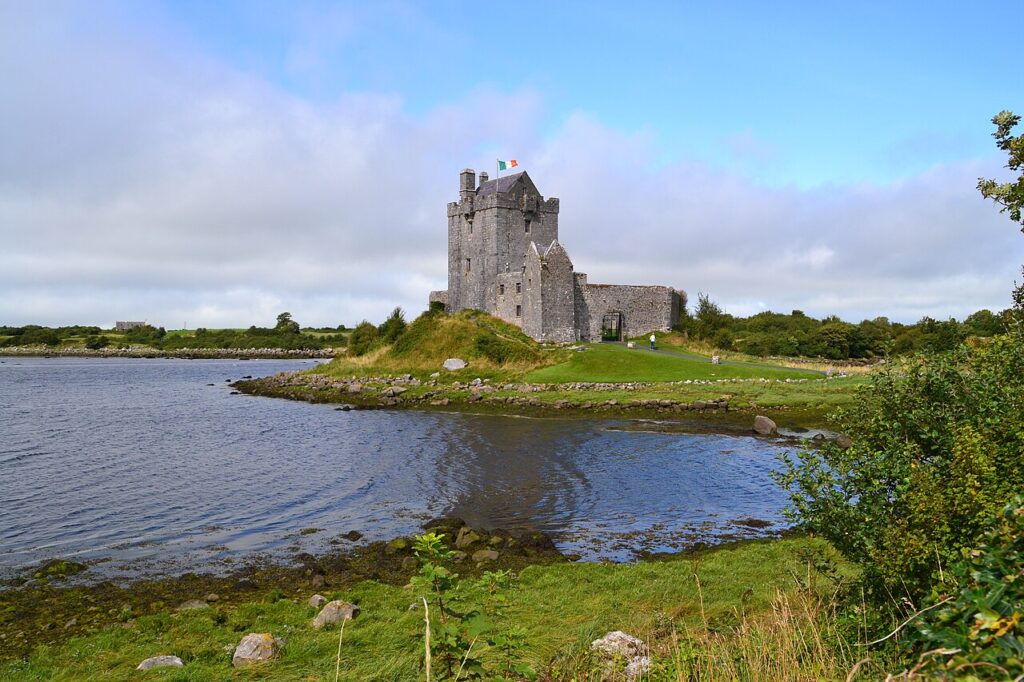 Caisleán Dhún Guaire.JPG